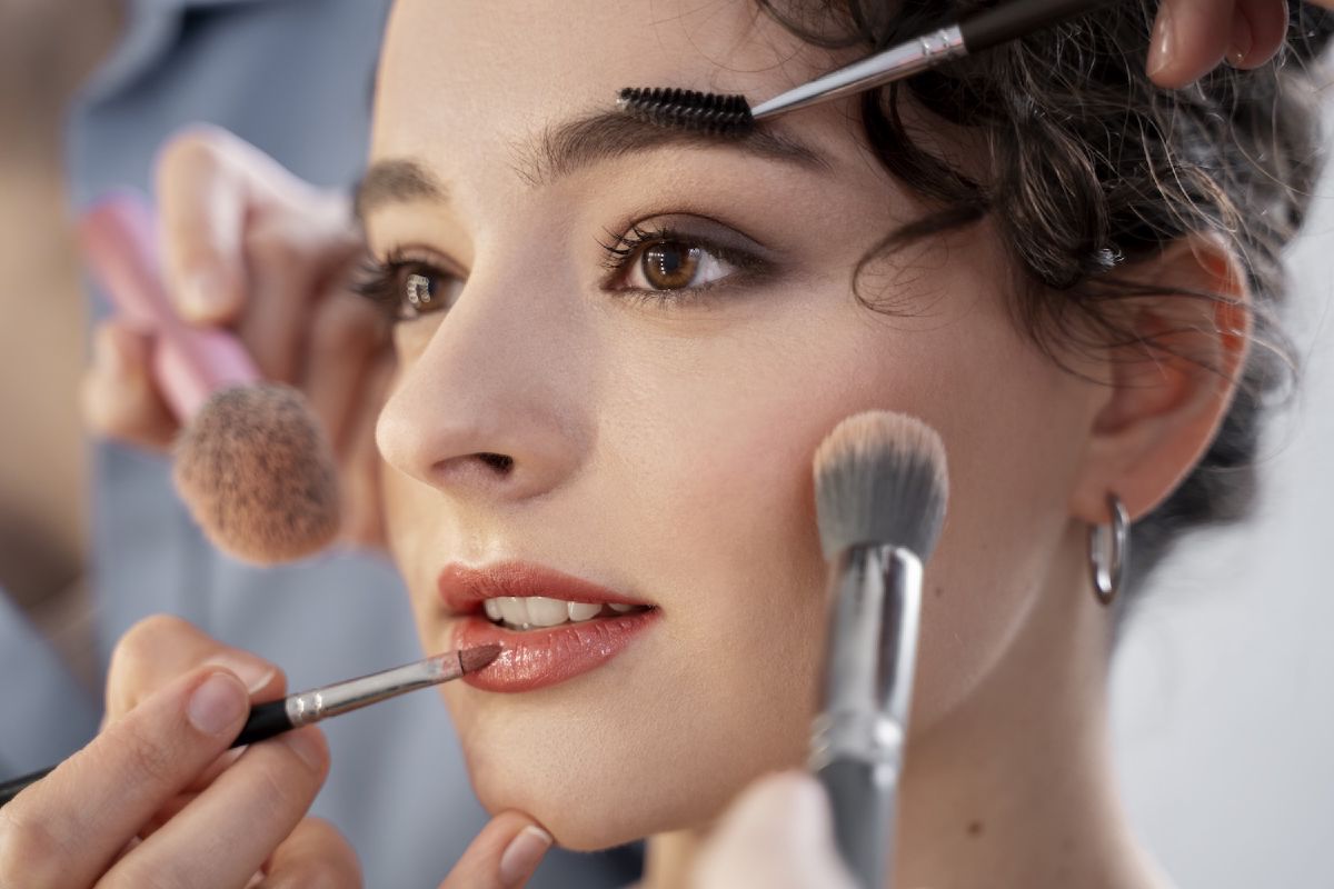 How to Choose a Wedding Makeup Artist