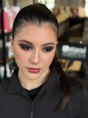 Evening smoky-eye makeup look — self-makeup course in Sofia